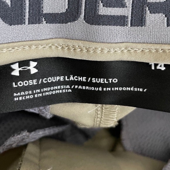 Under Armour khaki golf shorts size 14 - Picture 4 of 7